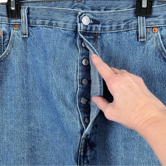 Levi’s Men’s 501 XX Button-Fly Medium Wash Jeans Size 44 - 30 - Picture 4 of 11